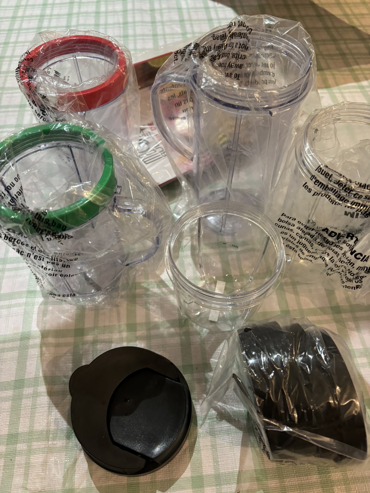 Magic bullets cups and lids - photo 3