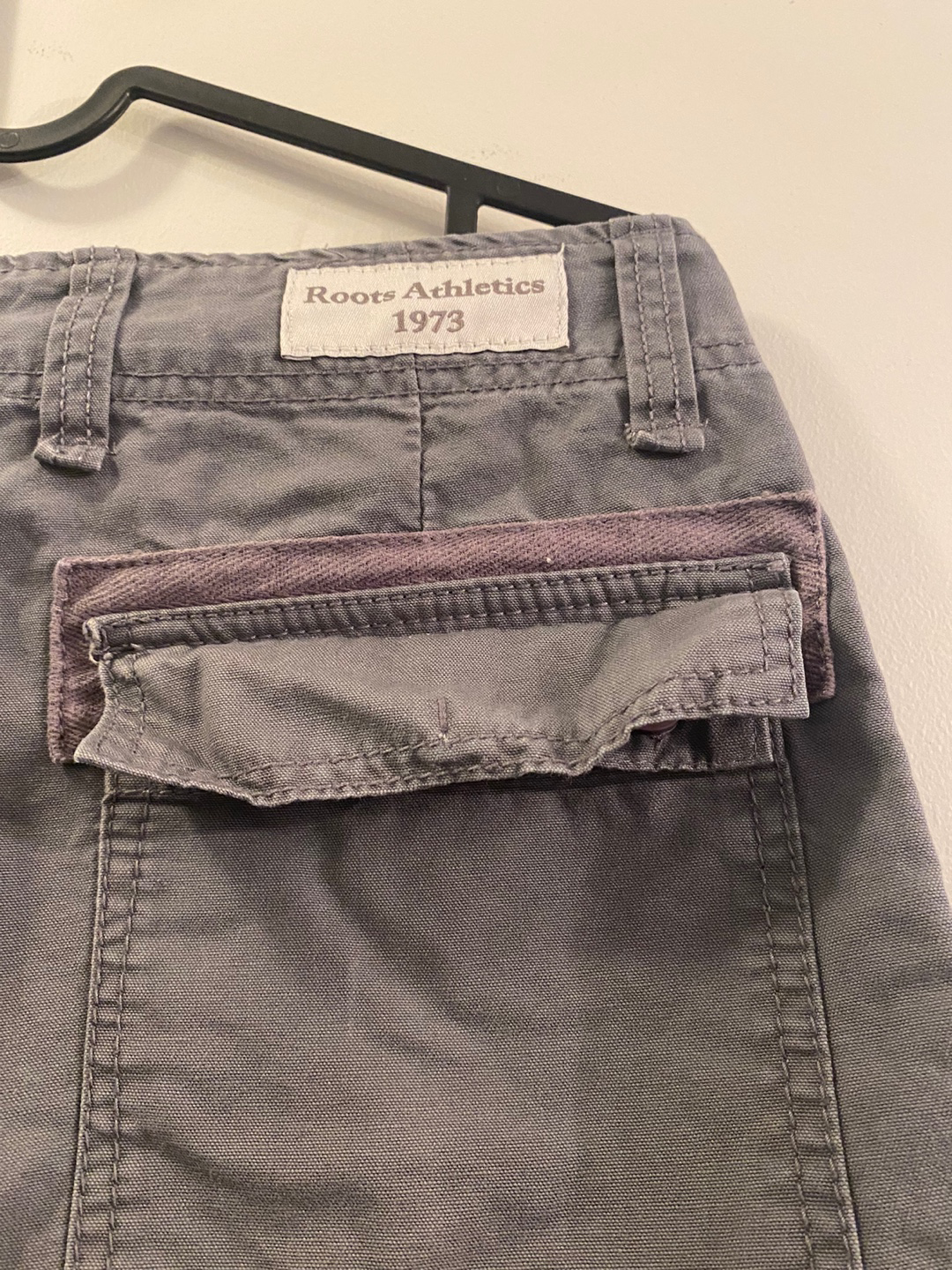 Grey cargo shorts image indicator(5)