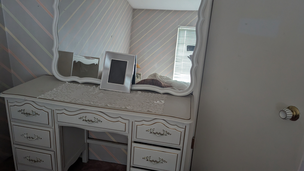free furniture - photo 3