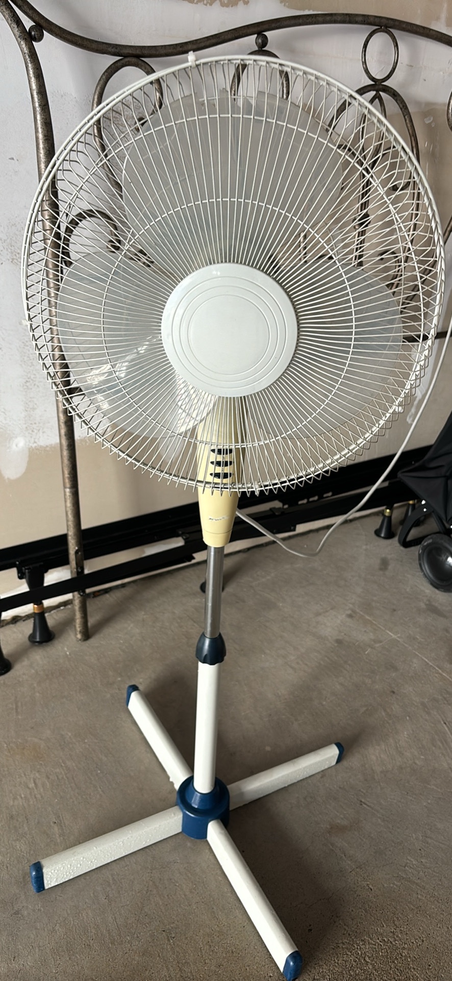 Standing fan in a perfect condition