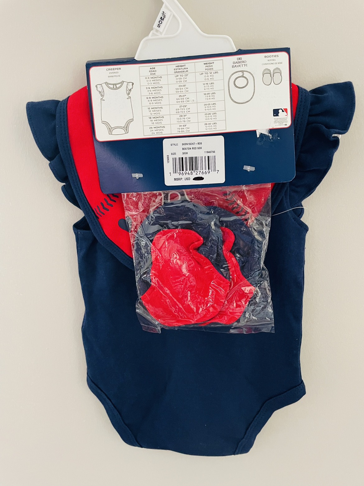 Three-piece Bodysuit, bib & booties image indicator(2)