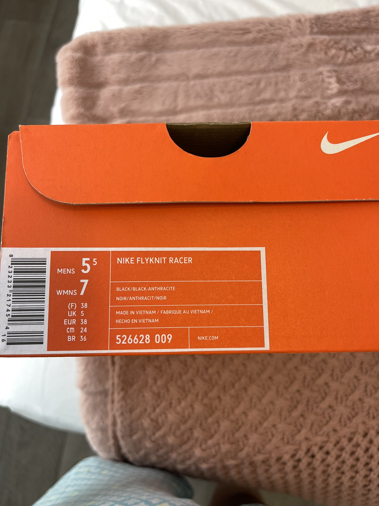 Nike flyknit racer image indicator(6)