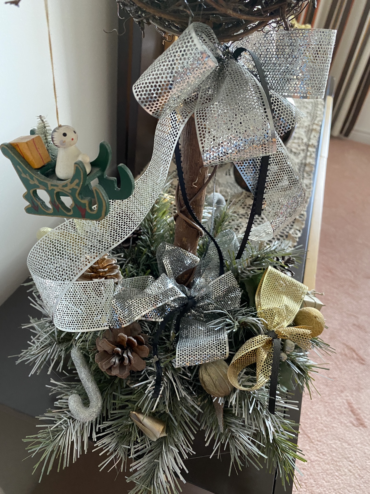 Christmas Center Piece with Ceramic Vase - photo 4