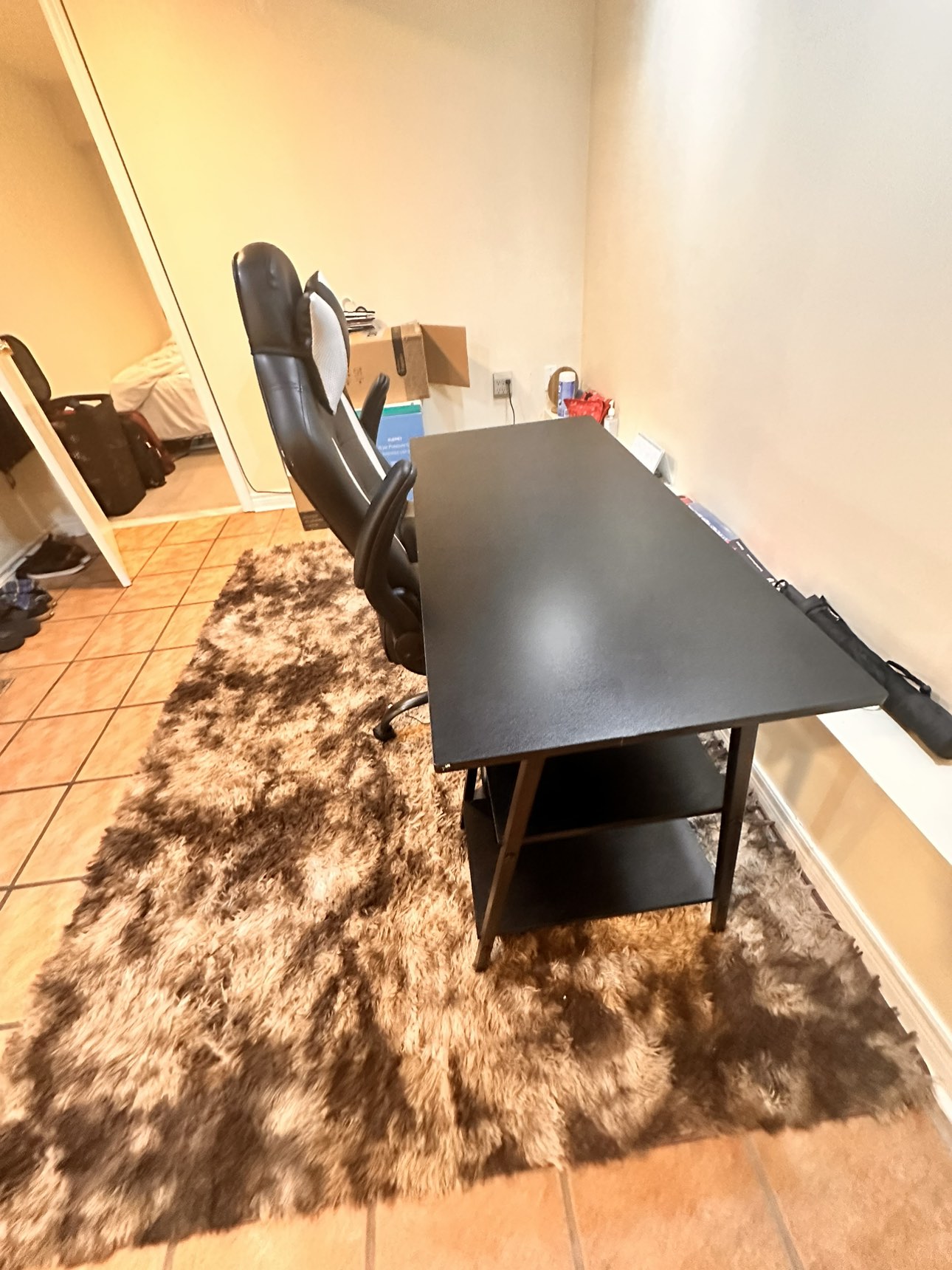 Office desk and Chair - photo 4