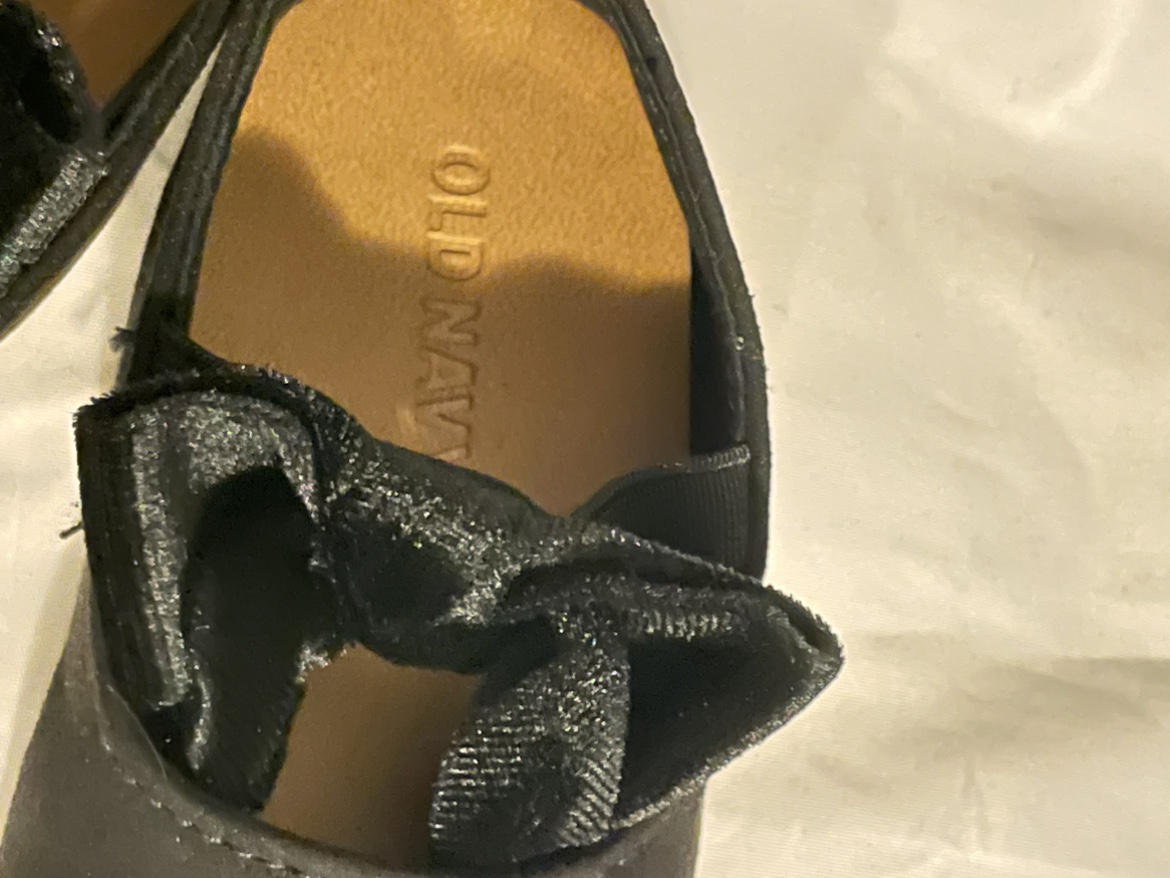 Sz 6-9 M Old Navy girls infant shoes with bow black - photo 2