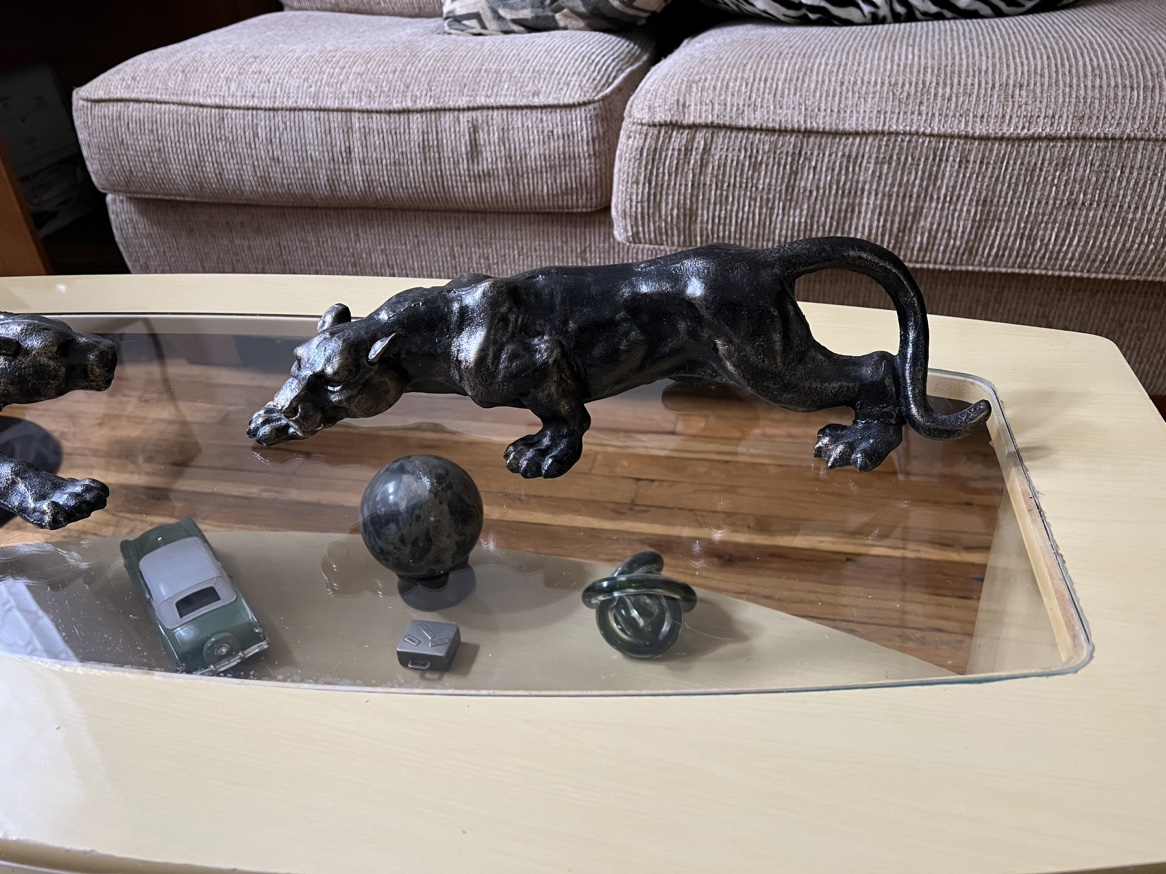 Black cast iron panter hunting statue 13 lbs image indicator(9)