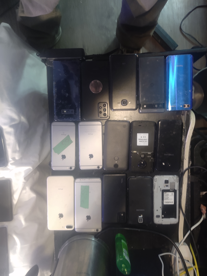 parts phones and screens - photo 4