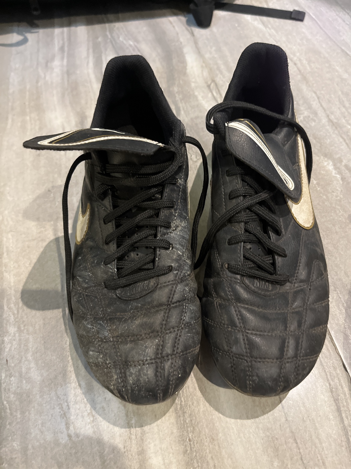 Soccer shoes image indicator(3)