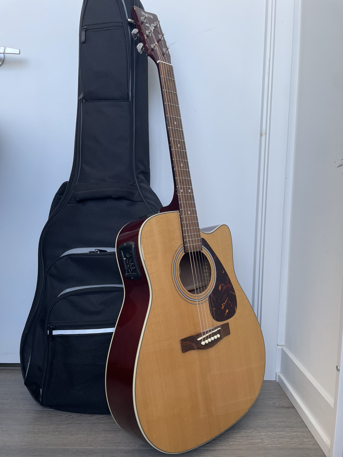 YAMAHA Acoustic guitar FX370C - photo 2