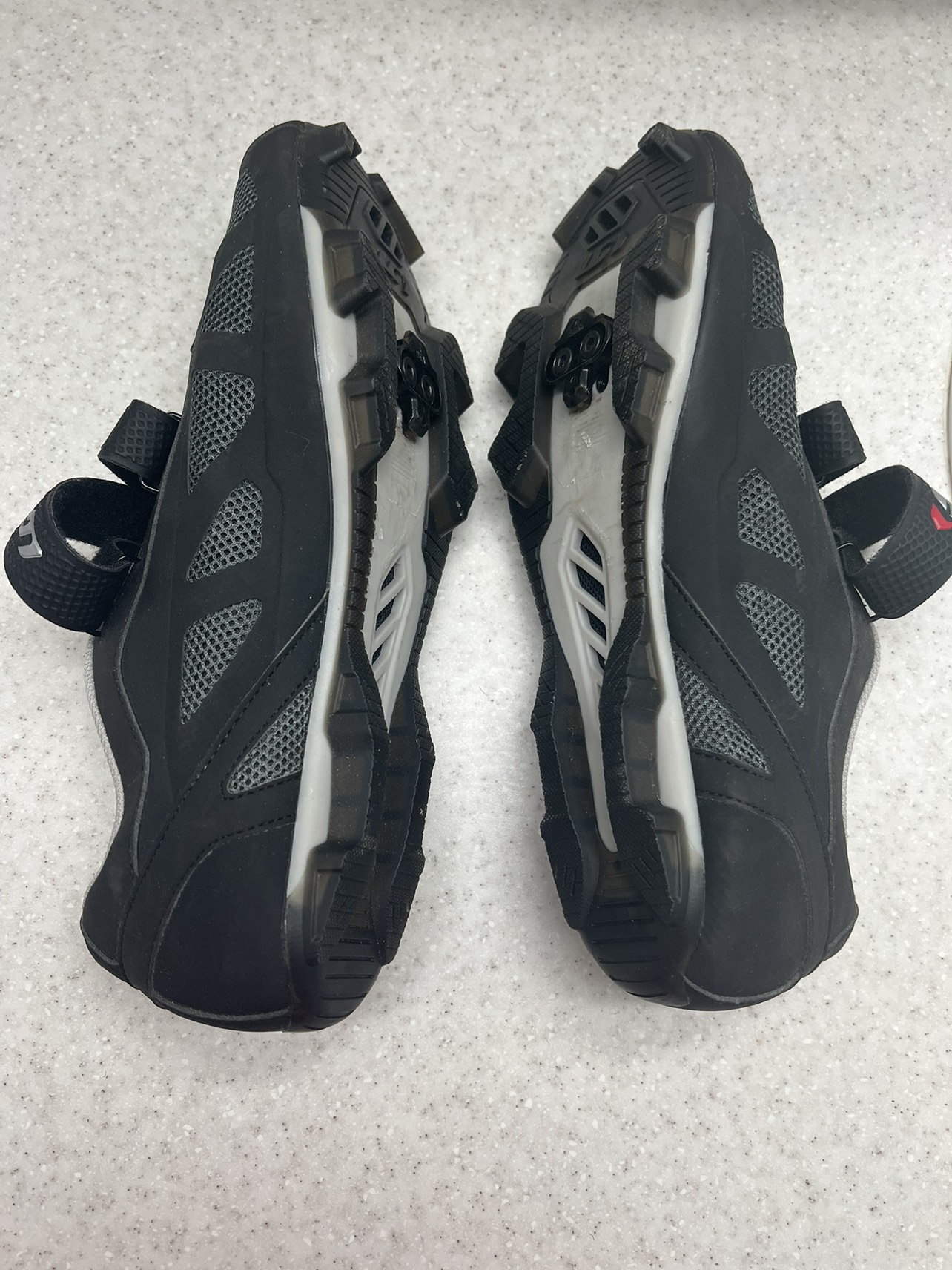 Louis Garneau men’s cycling shoes image indicator(2)