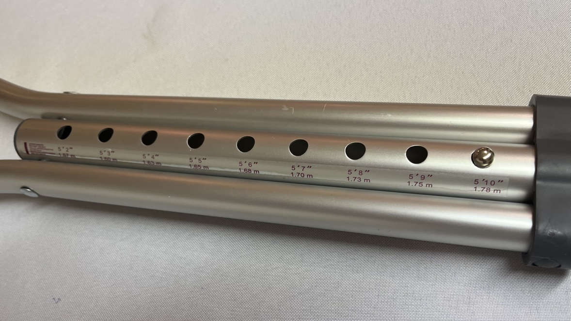 Crutches - Medium Size -5’ 2” - 5’ 10” - Aluminum - like new image indicator(5)