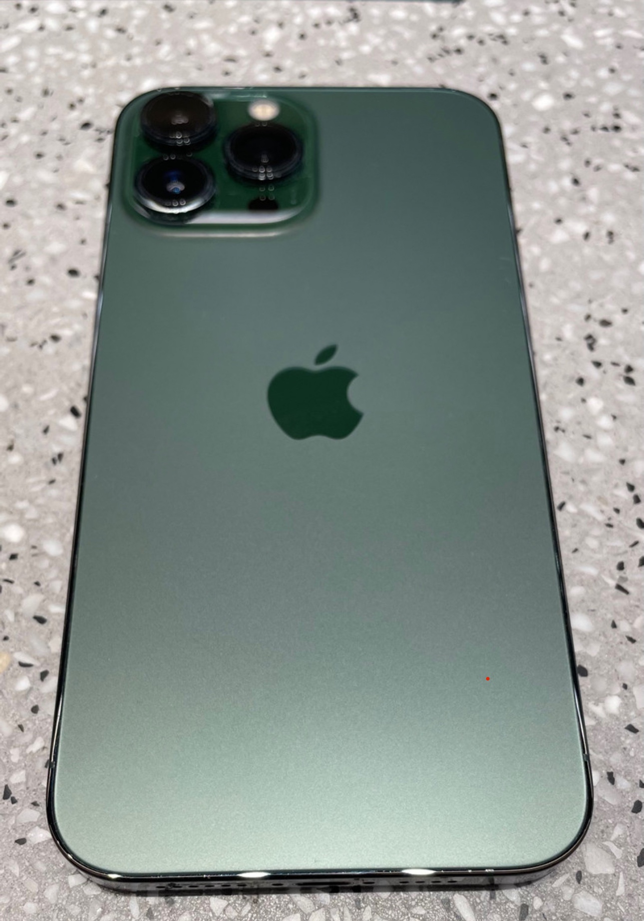 iphone 13 pro max - alpine green color