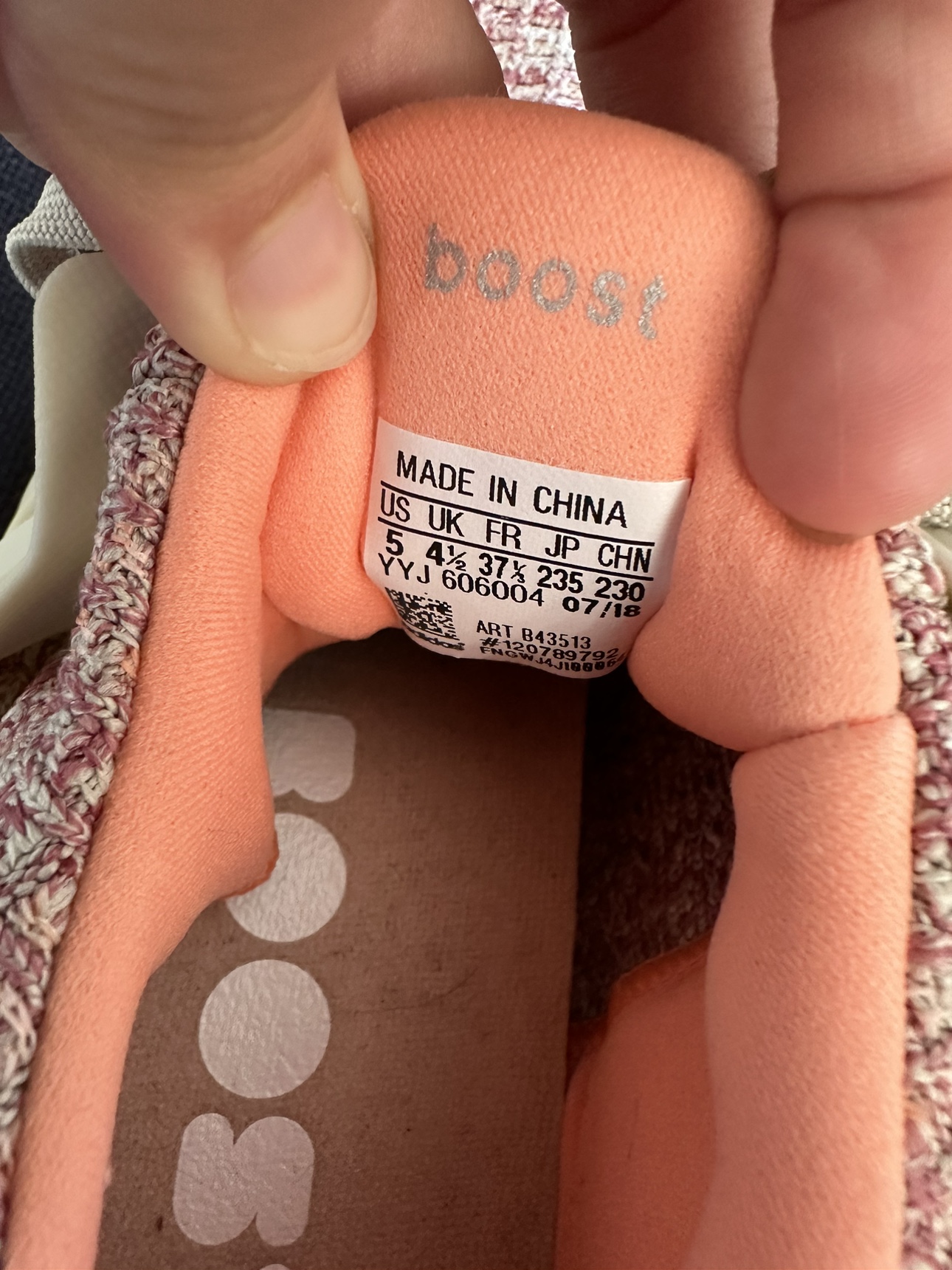 Ultraboost Size 5 US image indicator(6)