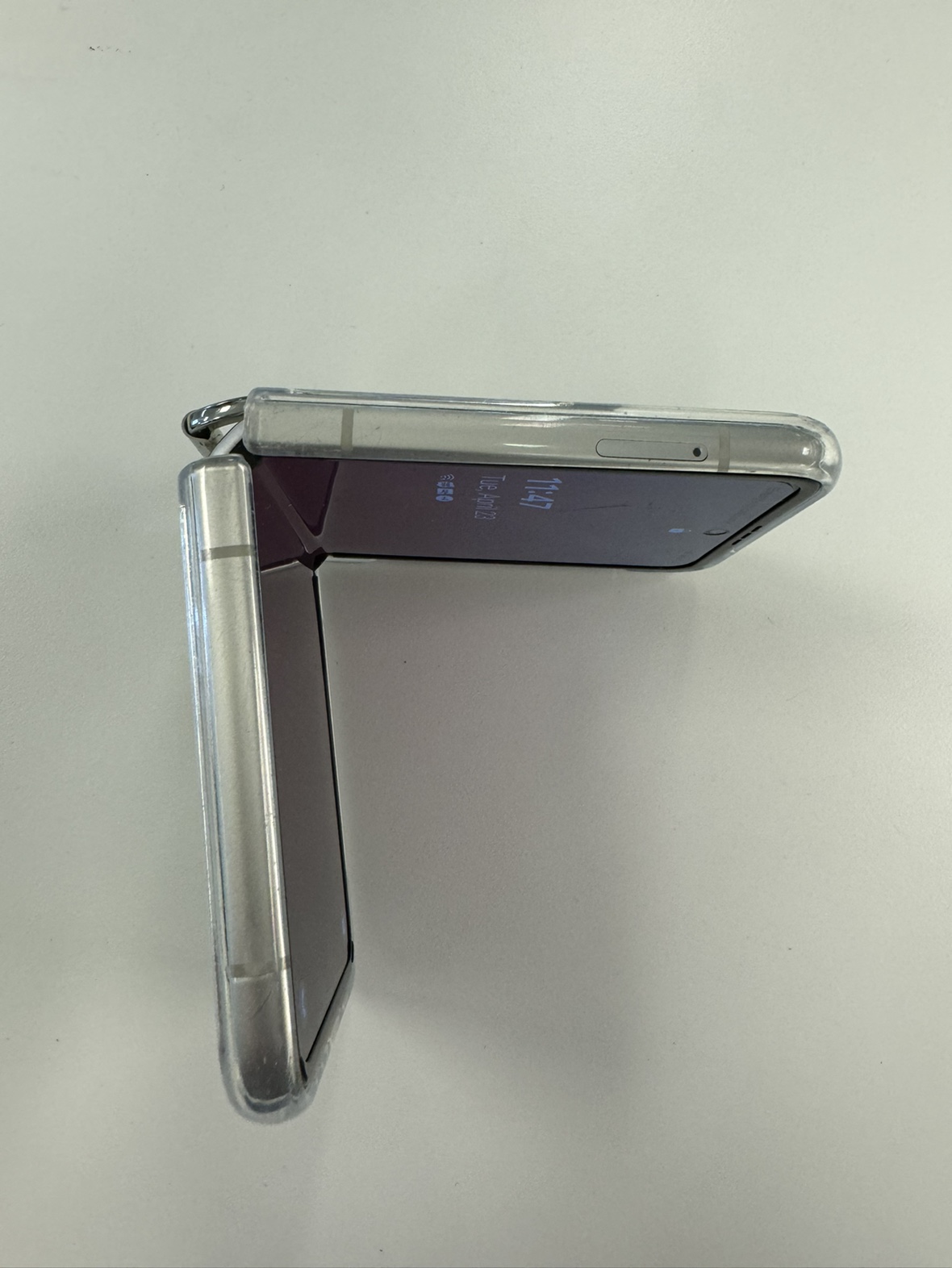 Samsung Galaxy Flip 3 -128 Gb For Sale thumbnail