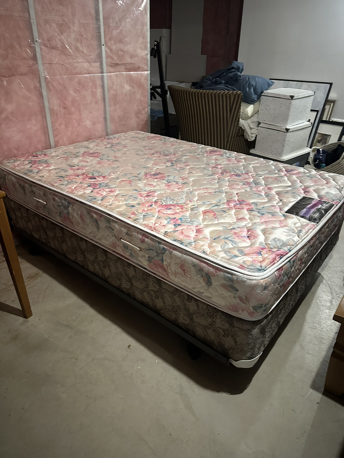 Mattress, boxspring and frame - photo 2