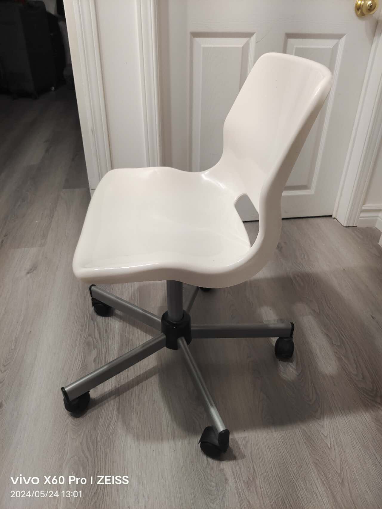 Ikea white swivel office desk chair **FIRM PRICE** - photo 4