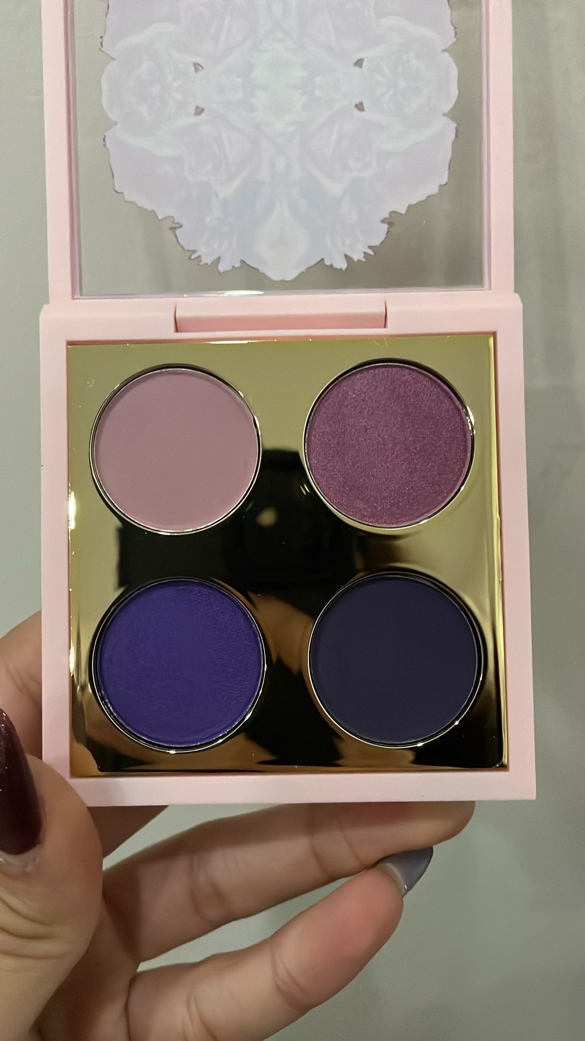 New eyeshadow palette Patrick Star x MAC