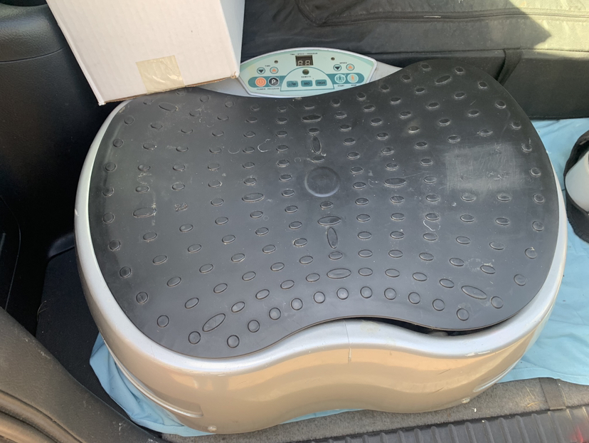 Vibration plate - exercise machine thumbnail