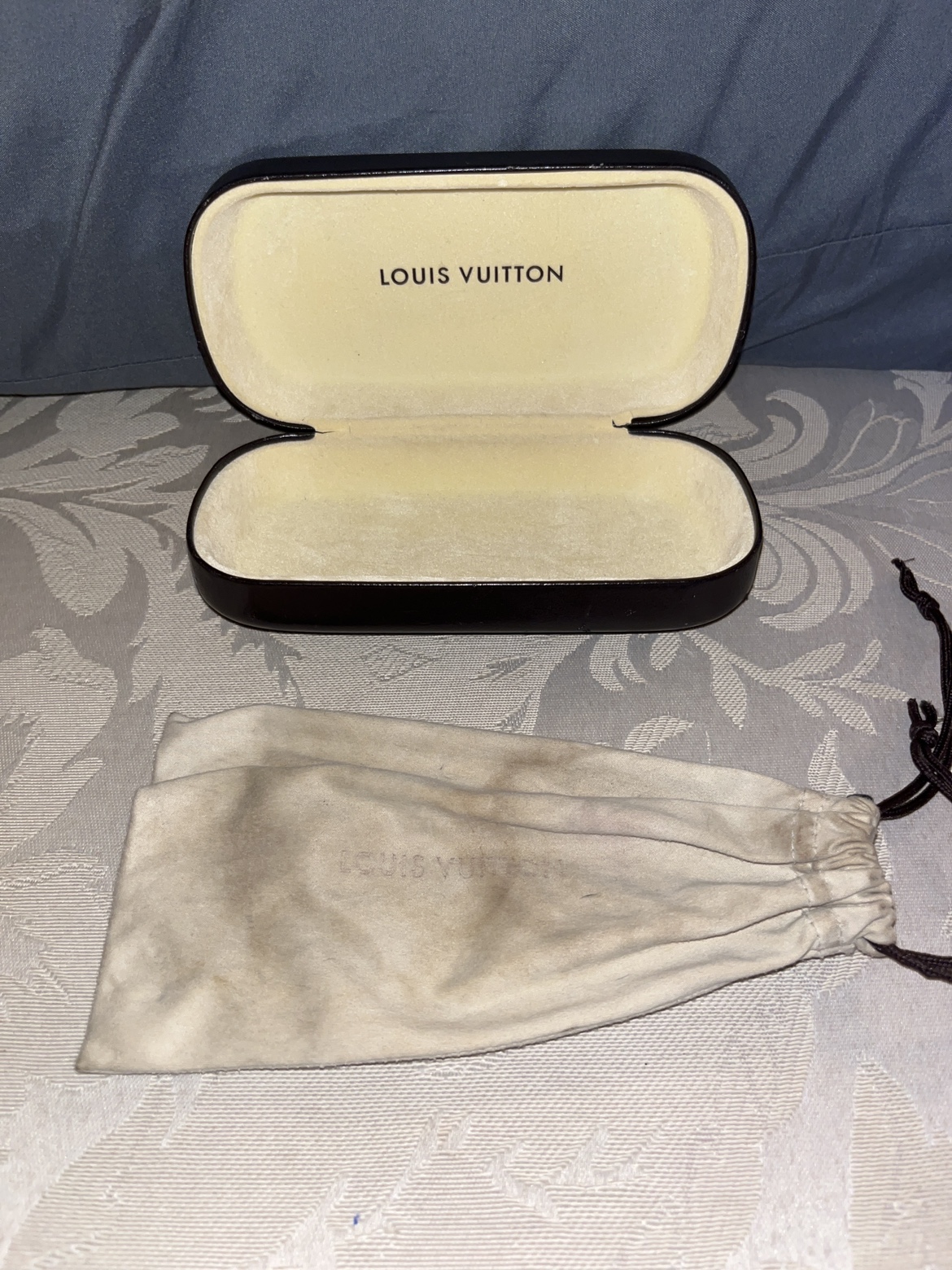 LOUIS VUITTON SUNGLASSES CASE - photo 3