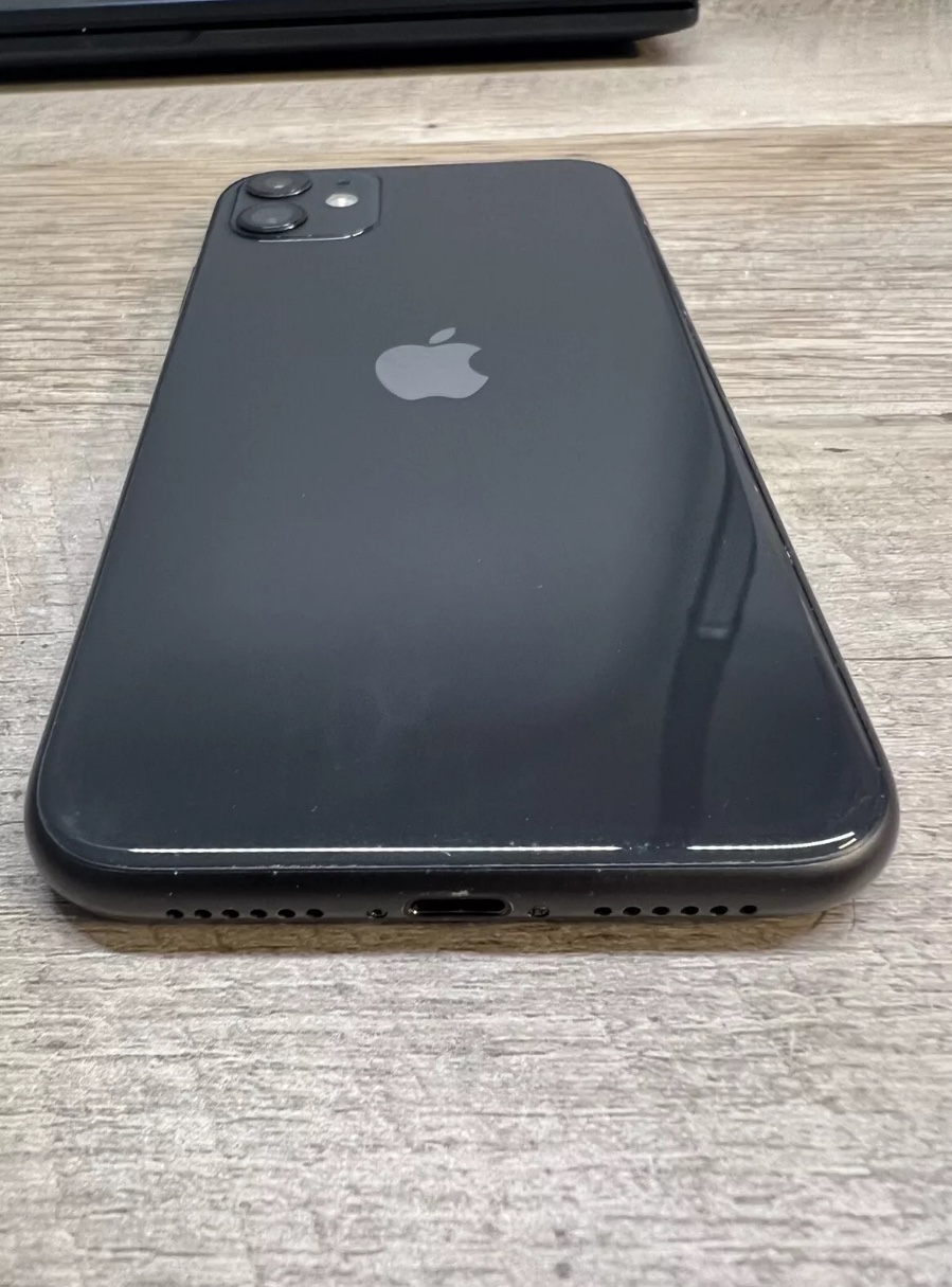 Apple iPhone 11 - 64GB - Black (Unlocked) - photo 3