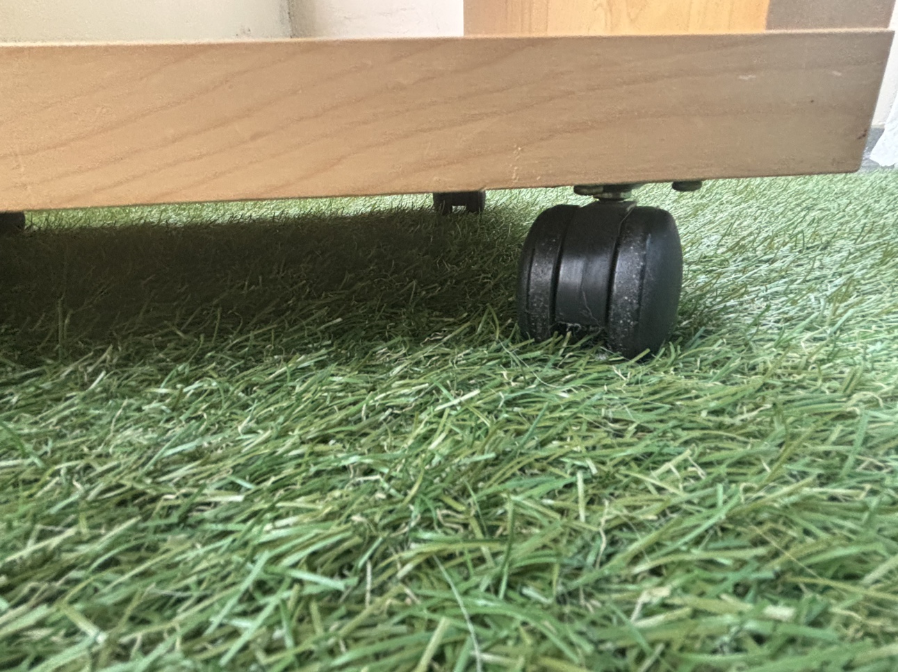 Small table with Wheels - photo 5