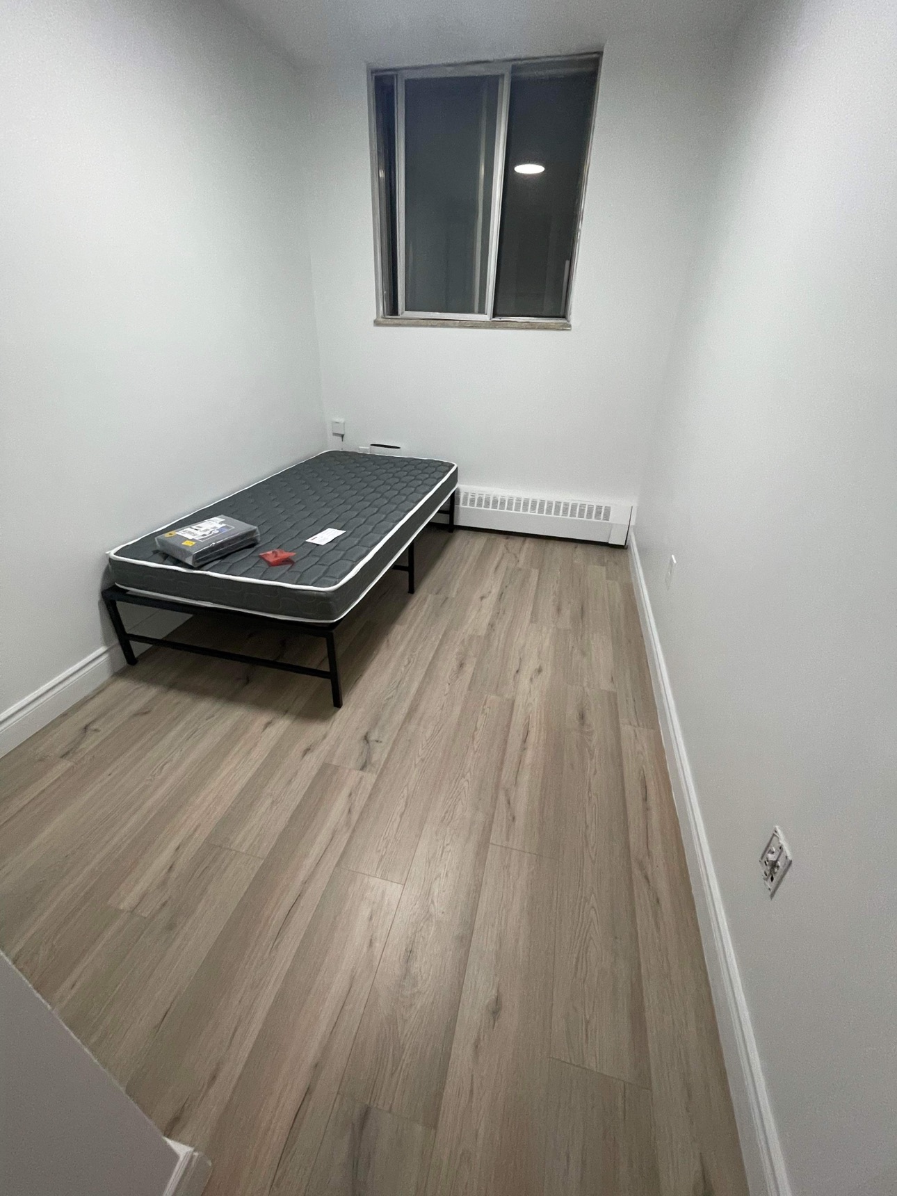 single bed with frame - photo 2