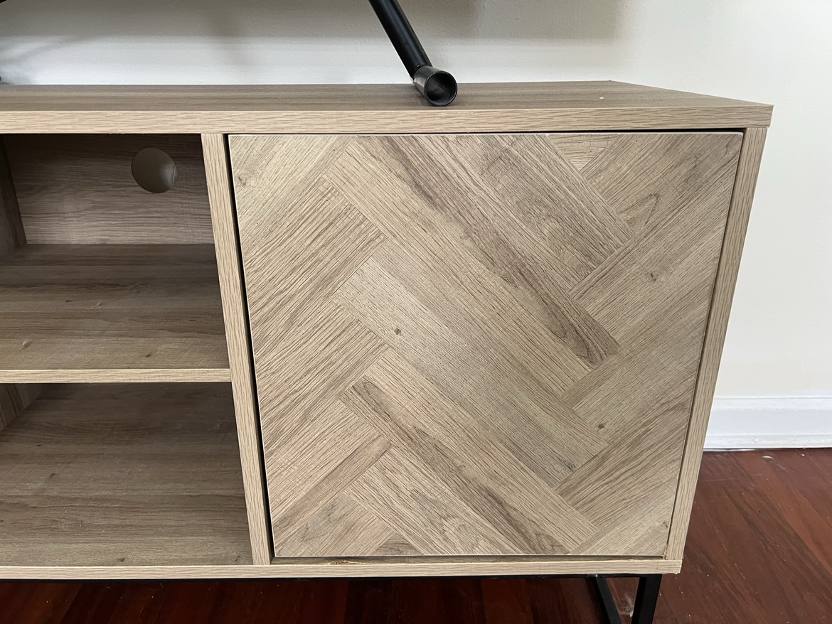 Tv and dresser (can be sold together or separately) - photo 2