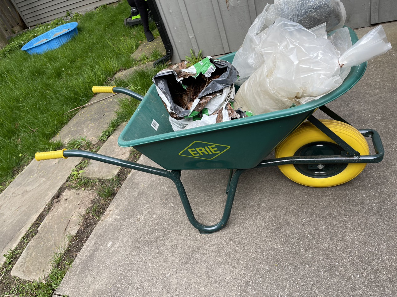Wheelbarrow - photo 3