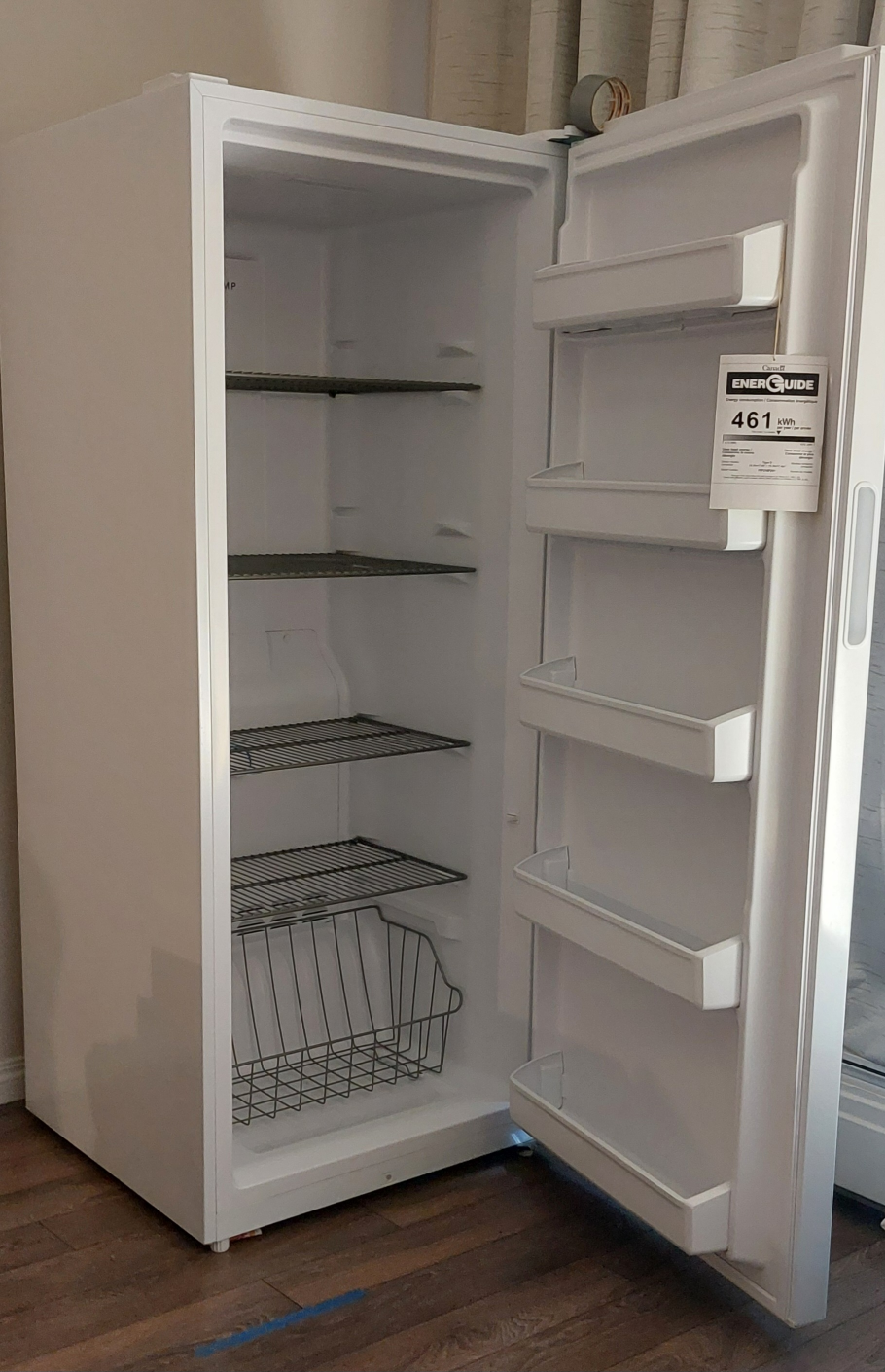 Frigidaire Upright Freezer 17 Cu/ft - photo 2