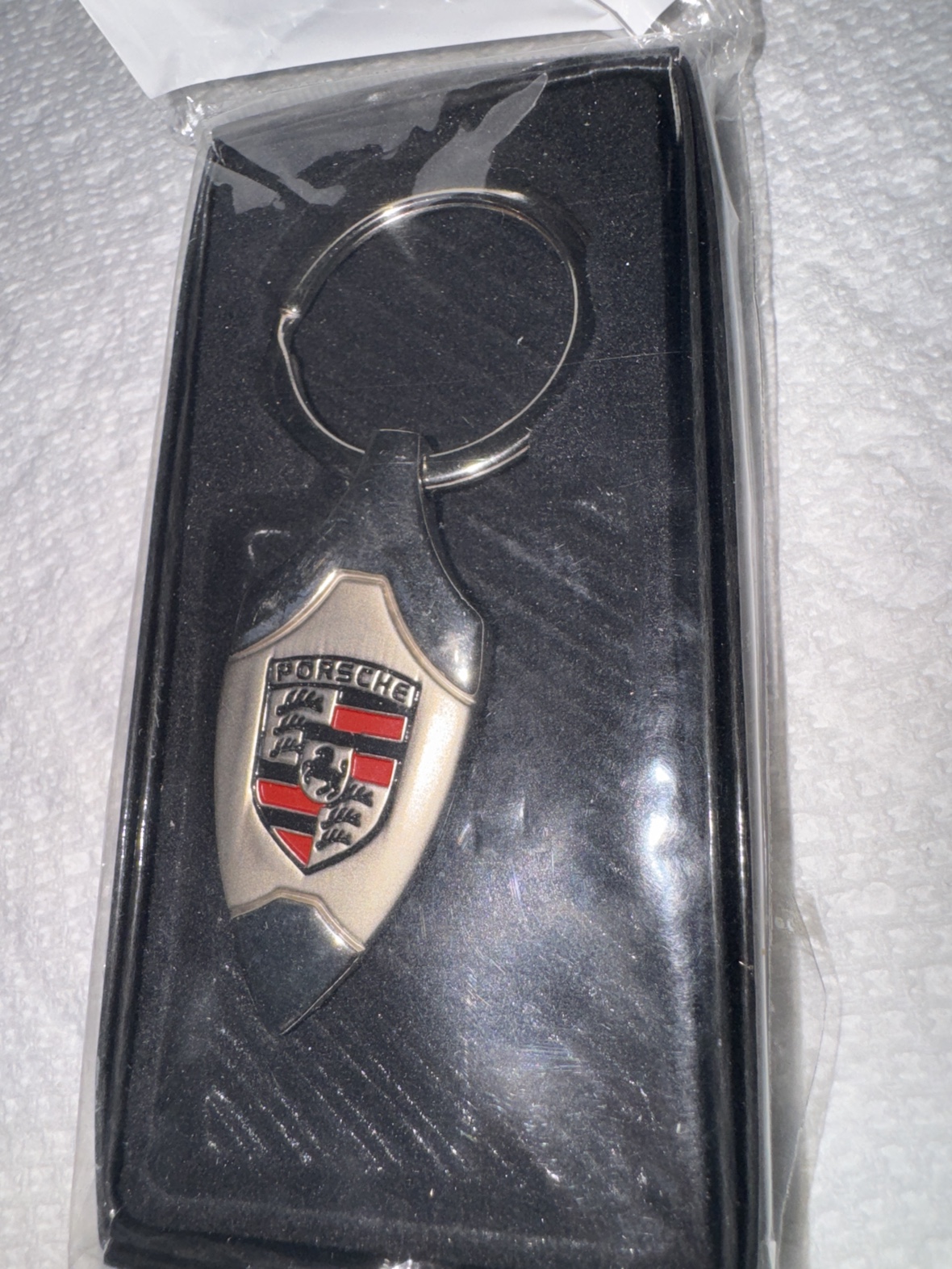 #freecycle  “New” Porsche keychain thumbnail