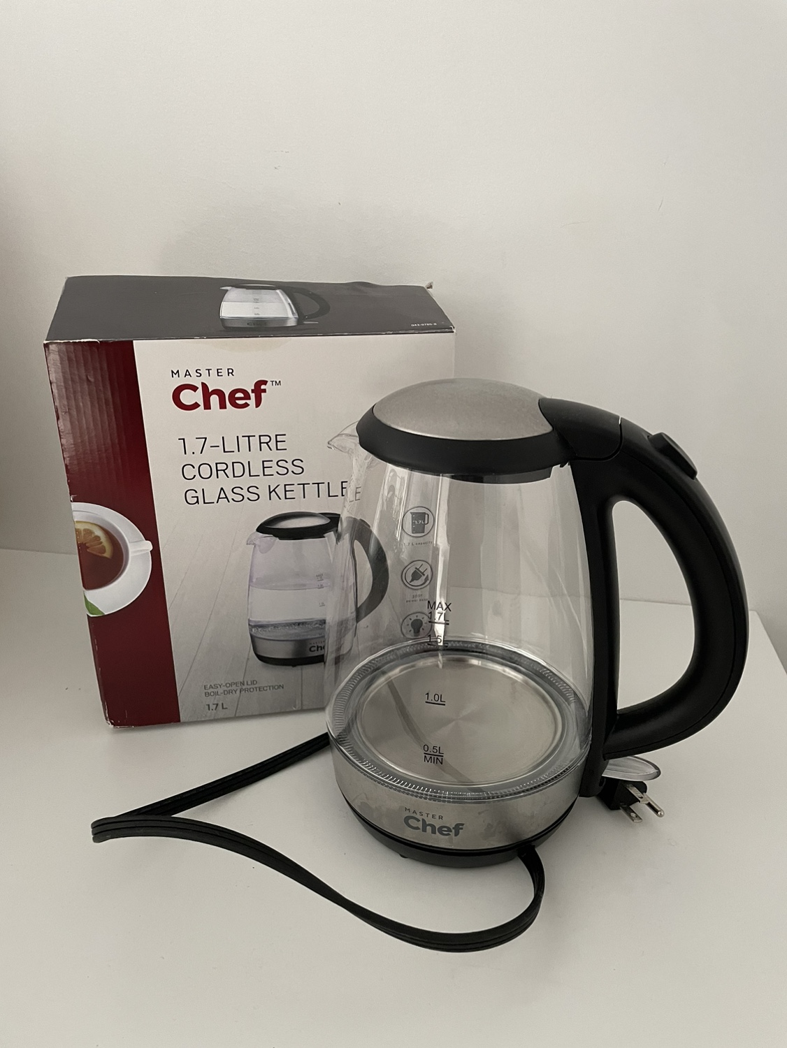 Master chef cordless electric kettle 1.7L thumbnail