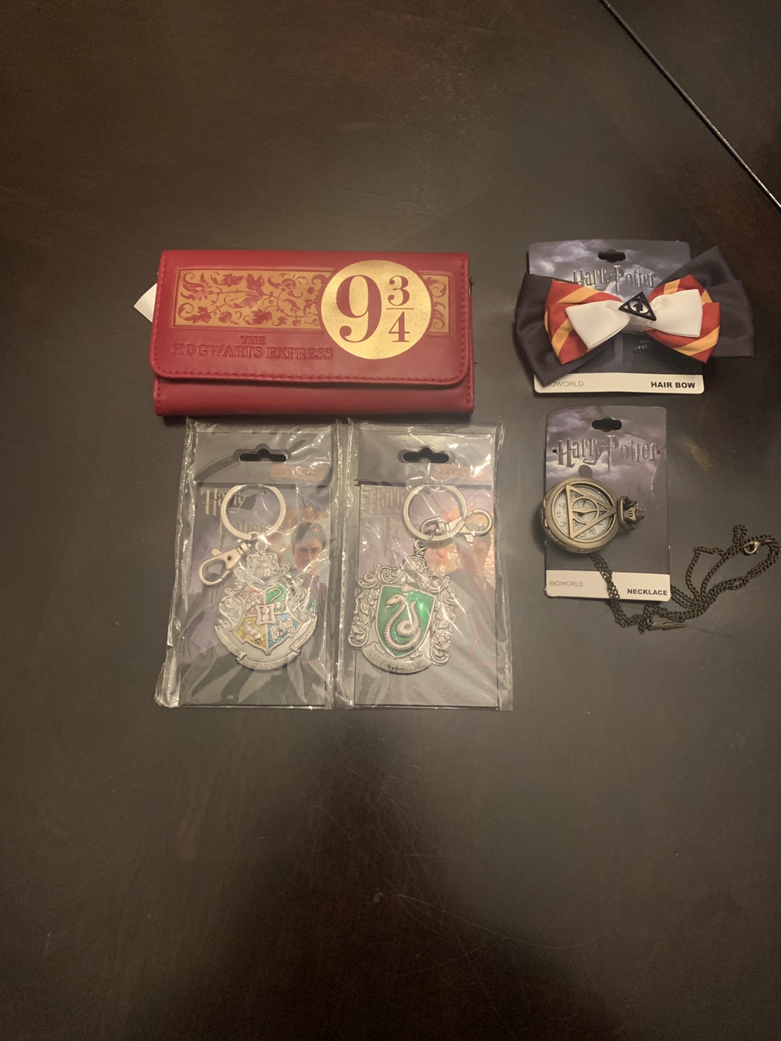 BNWT Rare Harry Potter Bow, Necklace, Keychains and Wallet - photo 4