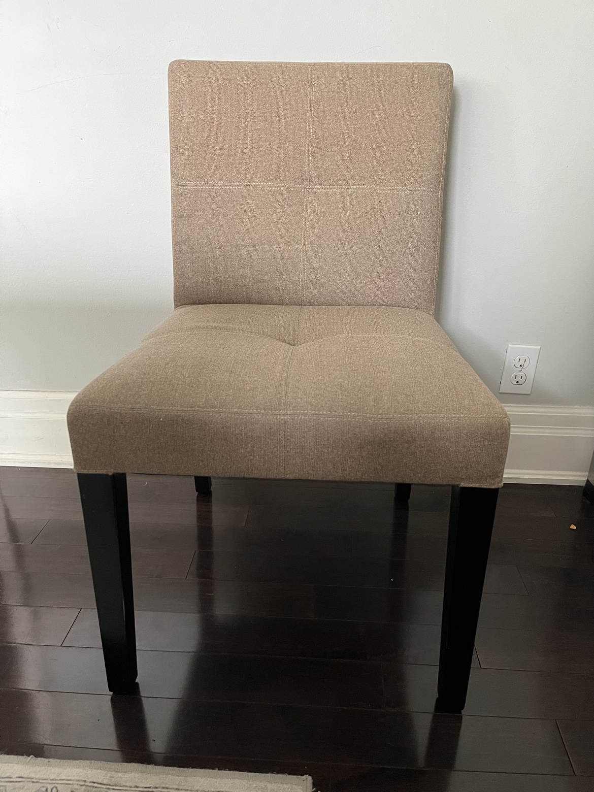 Dining room chair