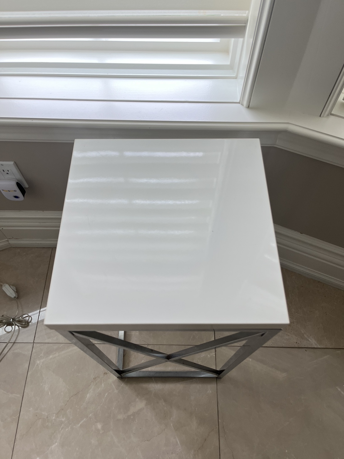 White side table - photo 2