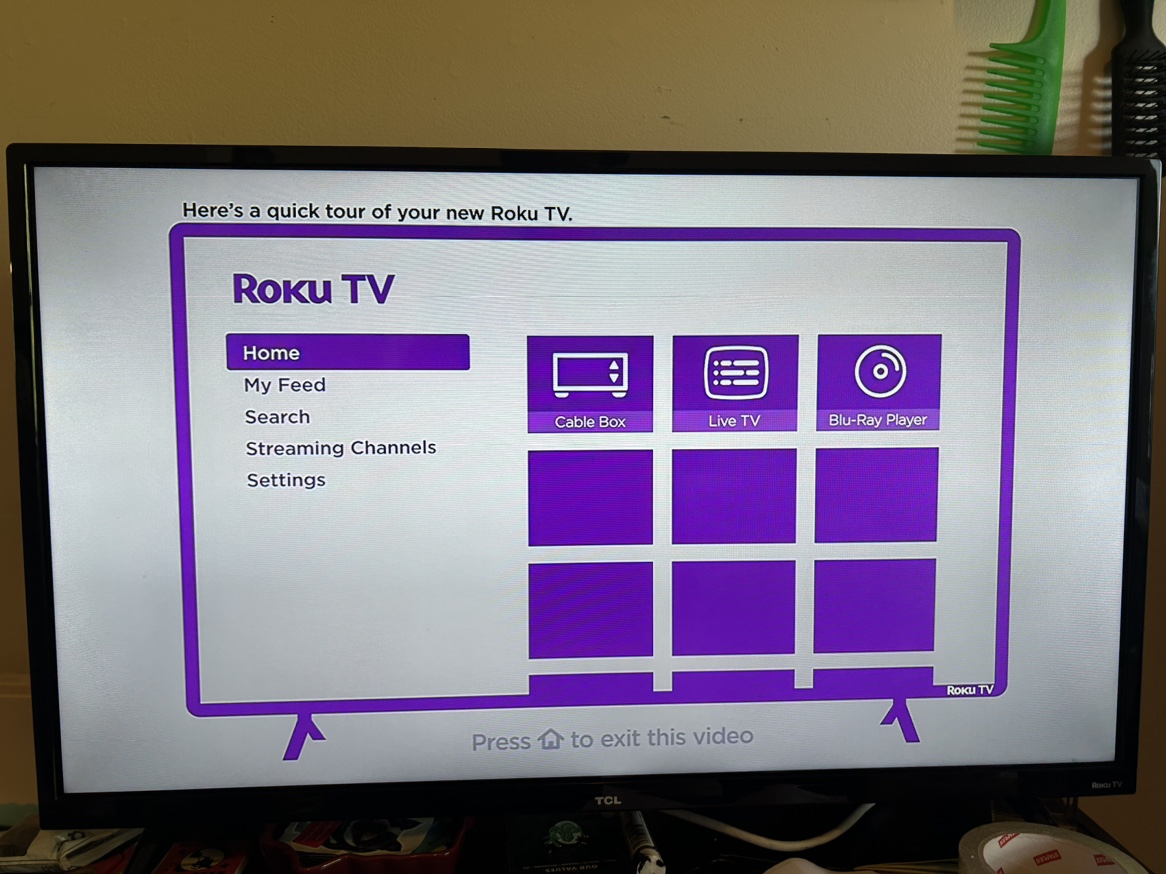 32 inch Roku Tv with remote - photo 2