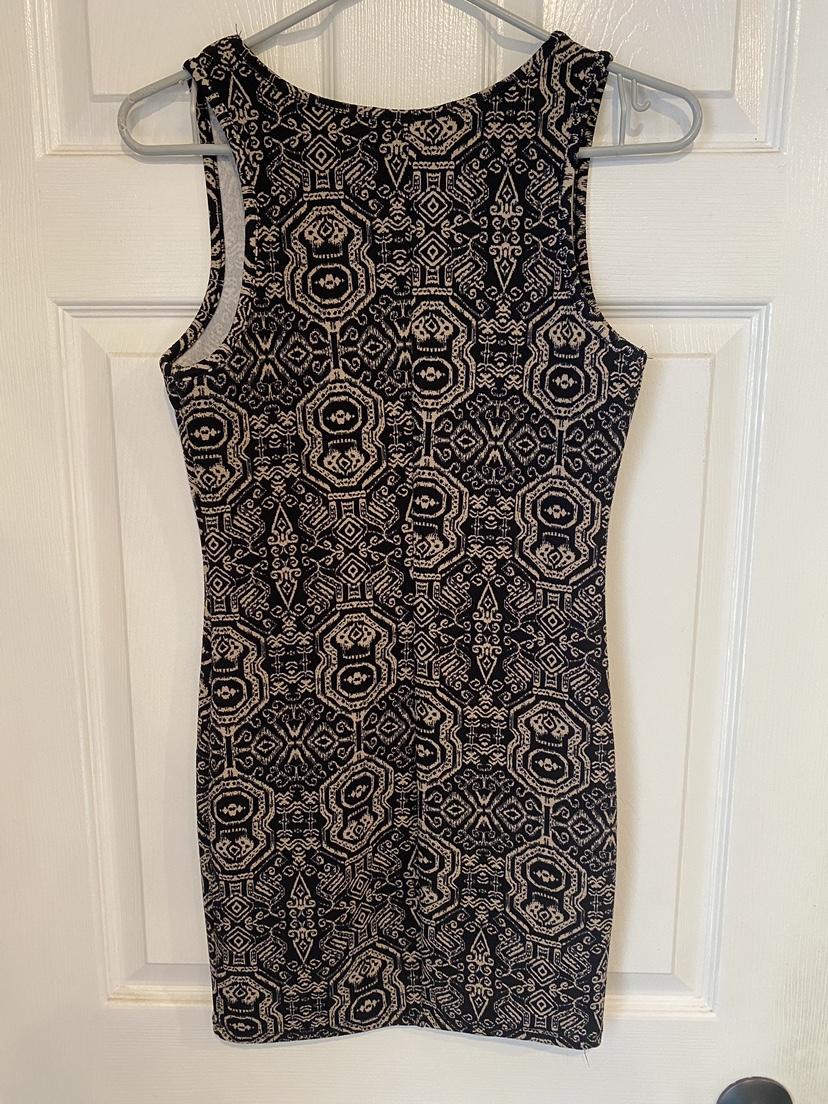 Patterned fitted dress image indicator(4)