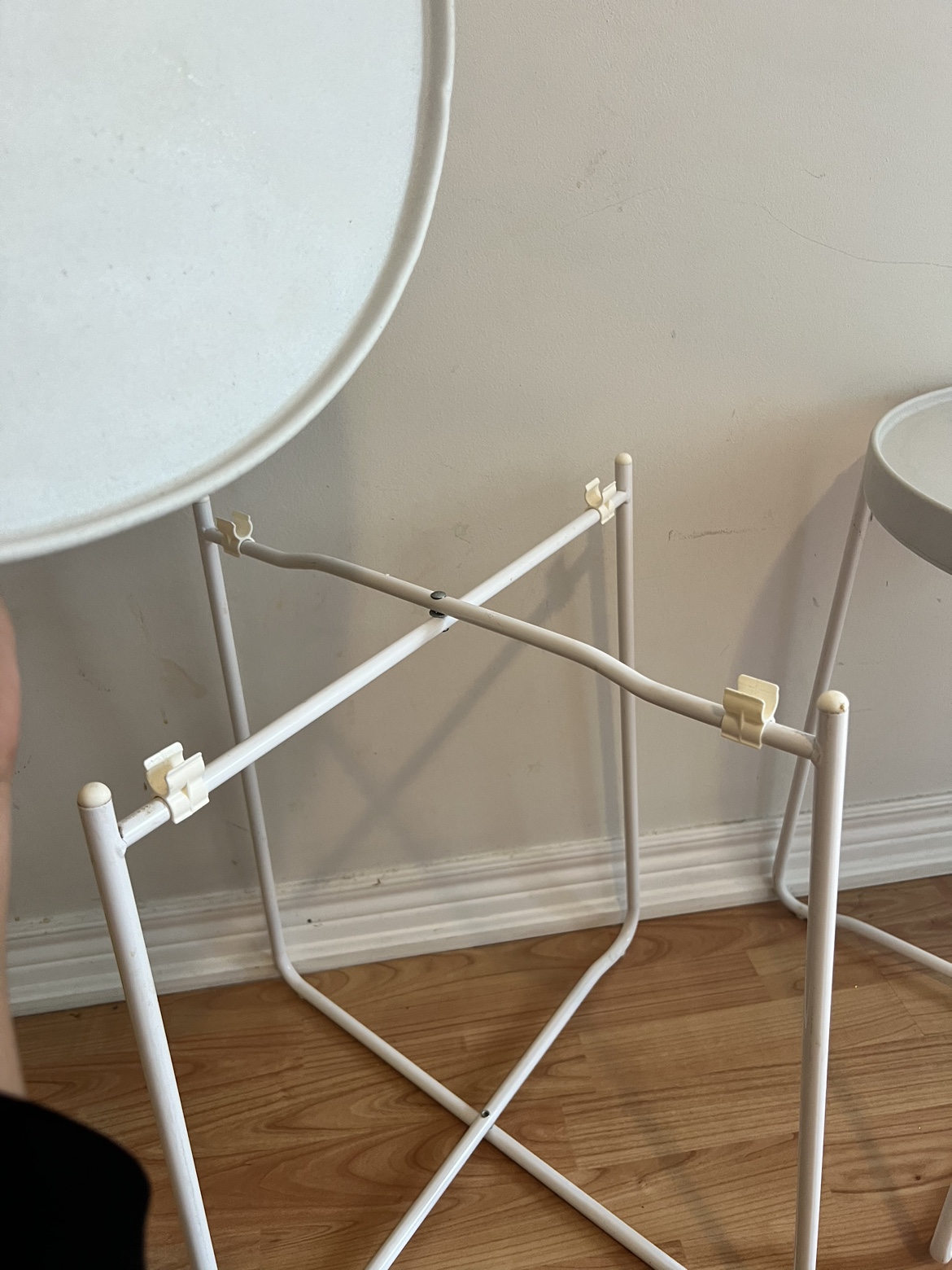 Detachable side tables pair - photo 3