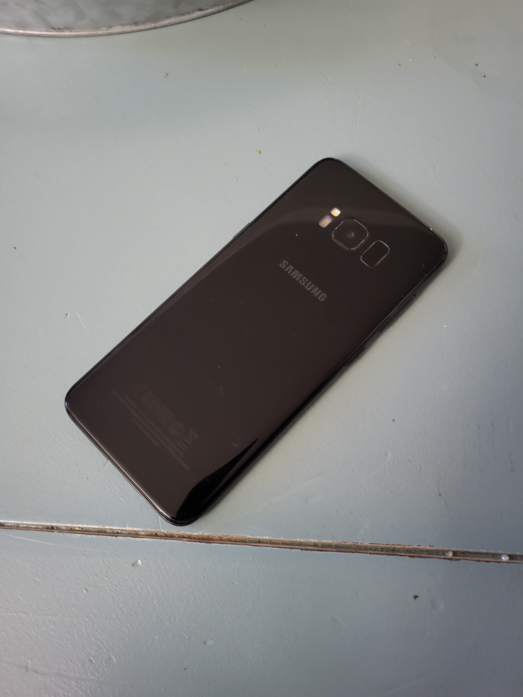 Samsung S8 (Read description) - photo 3