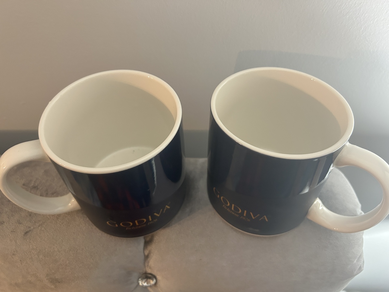 Godiva big mugs #freecycle image indicator(2)