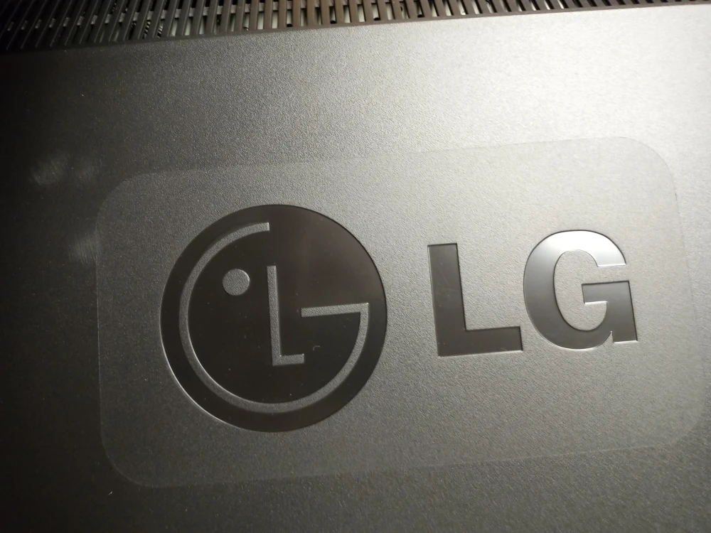 LG 37" LCD TV image indicator(6)