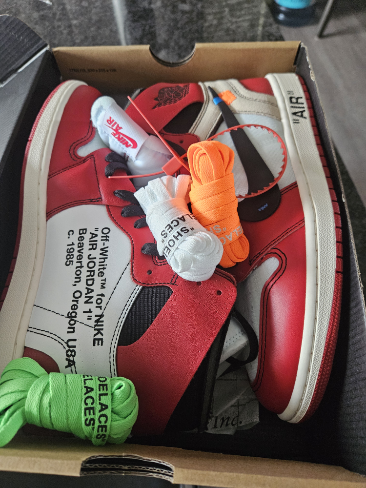 JORDAN 1 CHICAGO "OFF WHITE"