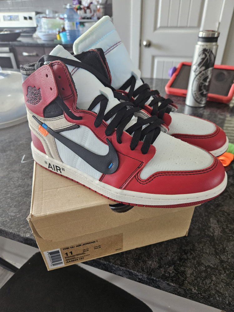 JORDAN 1 CHICAGO "OFF WHITE" - photo 2