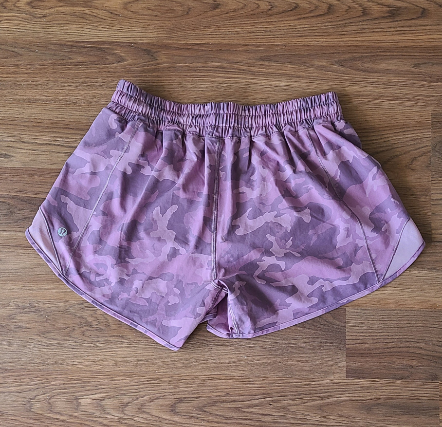 Lululemon Hotty Hot 4" shorts pink incognito size 8