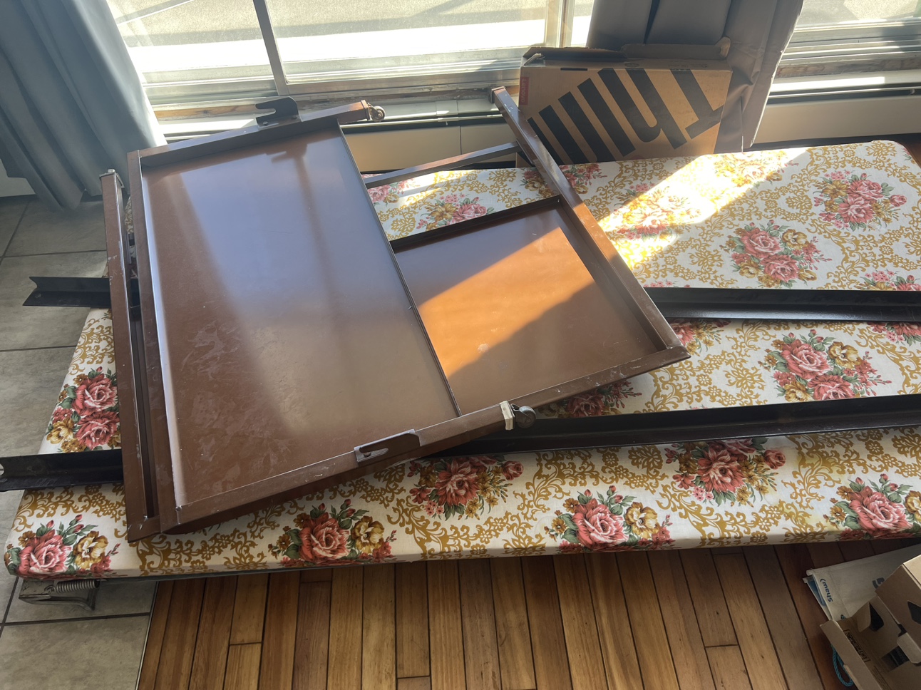 Queen size bed frame - photo 3