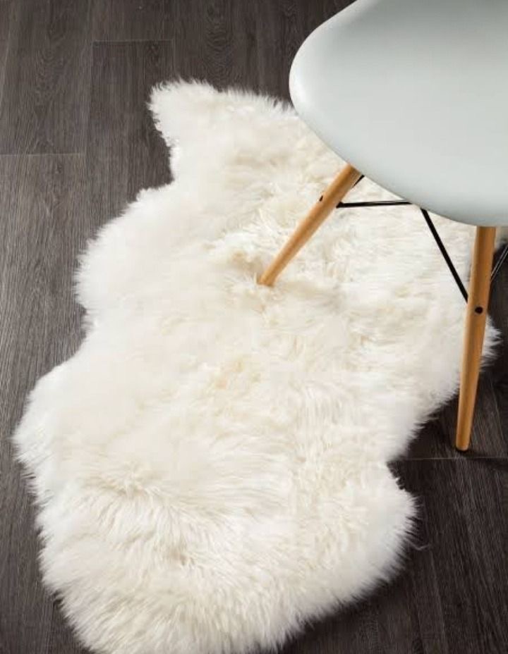 IKEA fluffy white rug - photo 3