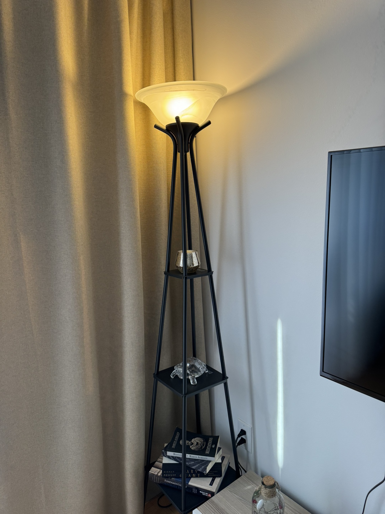 ‼️MOVING SALE Lamp with shelves - photo 2
