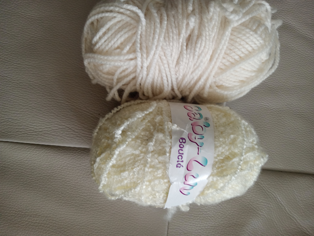 knitting yarn reserve