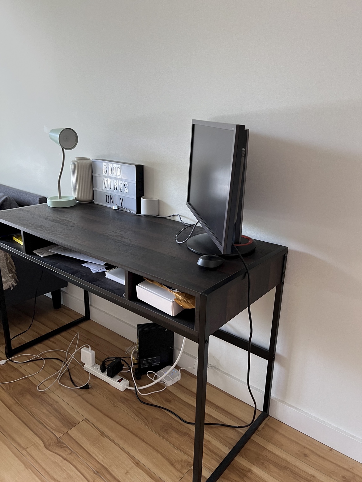 study table/ desk - photo 3
