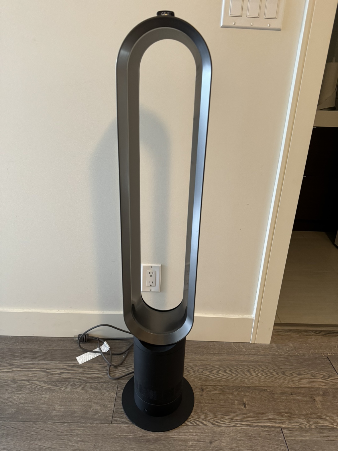 Dyson Cool™ tower fan AM07 (Black/Nickel) - photo 2