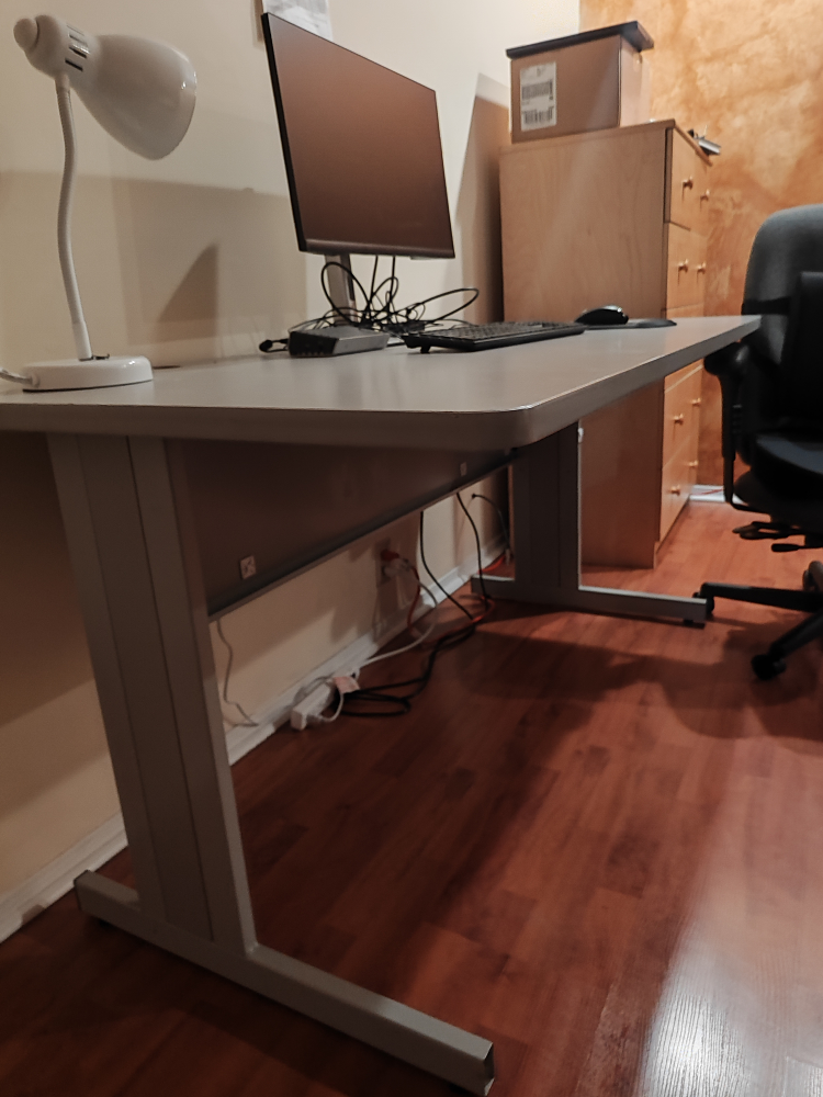 Office table and chair - photo 5